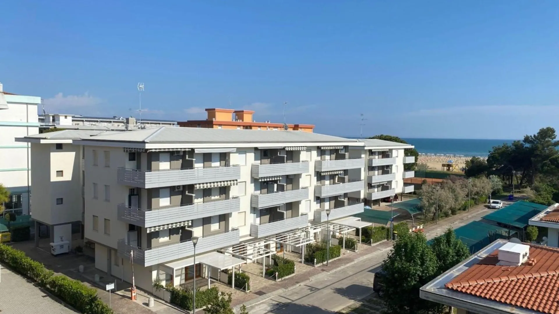 Cozy Apartment Near The Beach In Бибионе